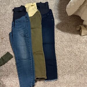 A Glow- maternity jeans